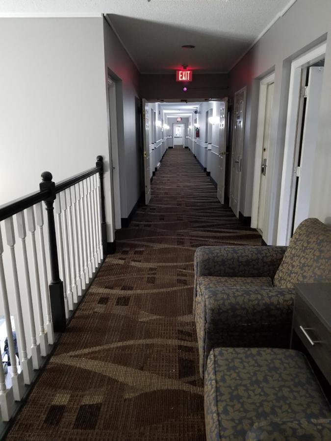 Adams Inn And Suites Exterior foto
